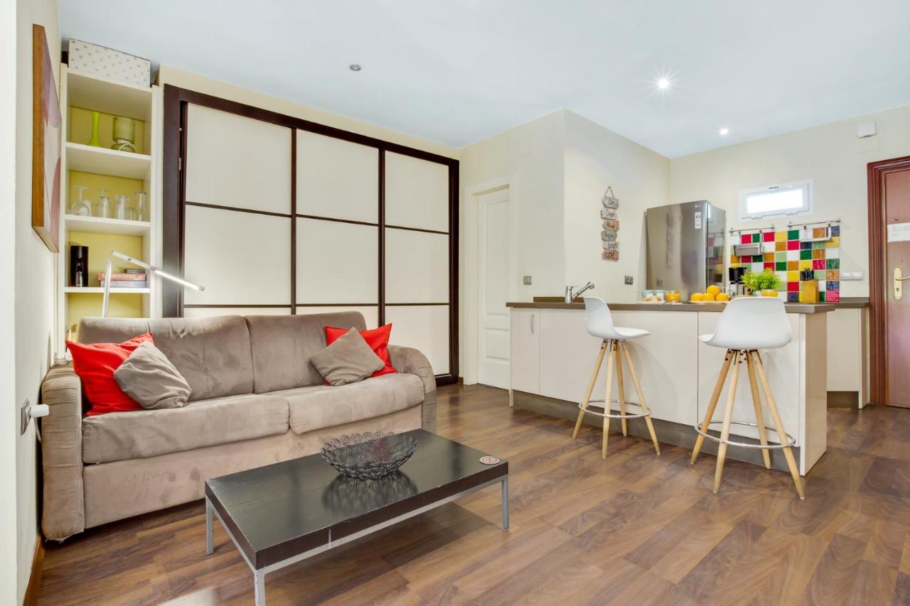 Rocio Anexo By Ivi Real Estate Apartment ตอร์เรโมลิโนส ภายนอก รูปภาพ