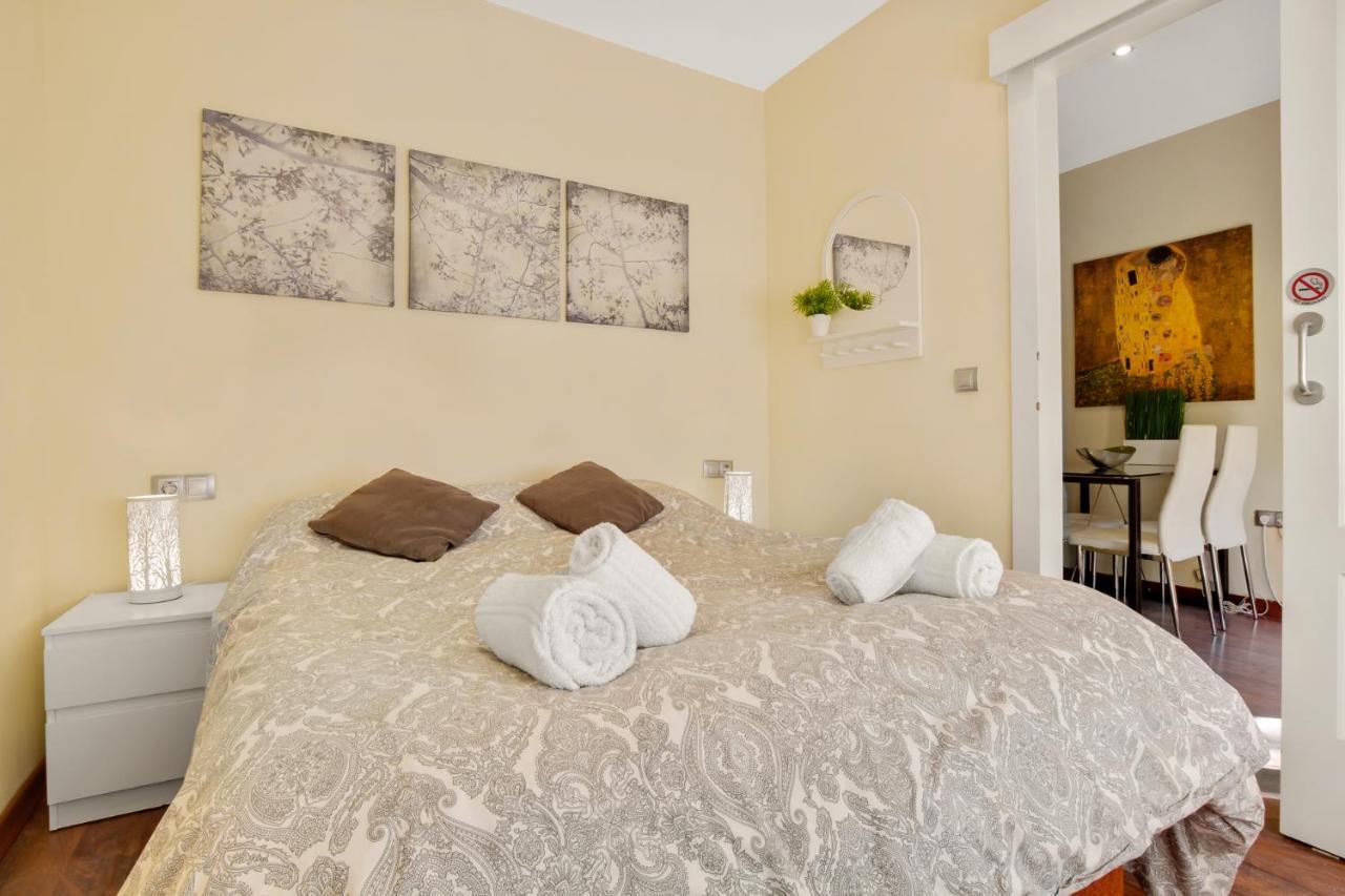 Rocio Anexo By Ivi Real Estate Apartment ตอร์เรโมลิโนส ภายนอก รูปภาพ